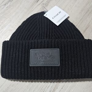 ⭐️COACH LOGO BLACK KNITTED WOMENS BEANIE NWT O/S⭐️